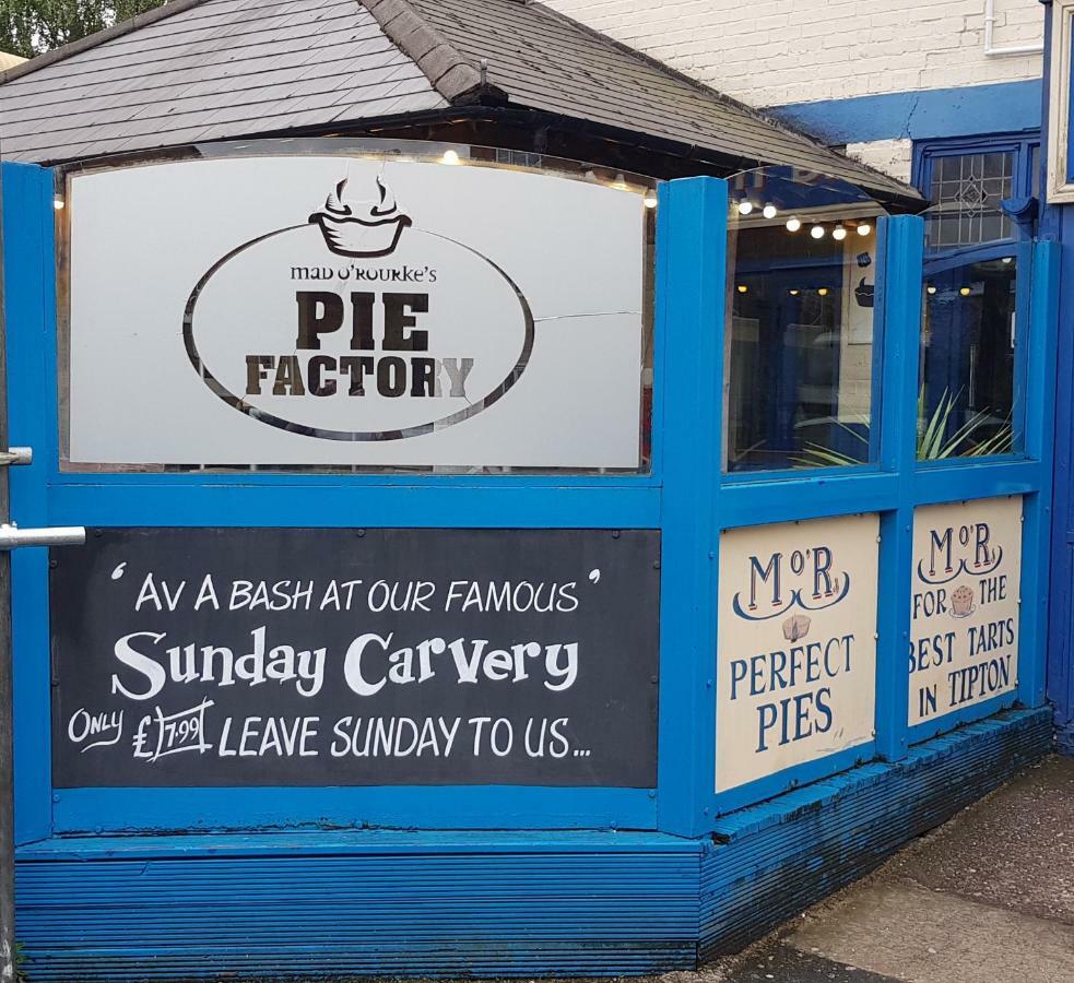 Mad O'Rourkes Pie Factory Hotell Dudley Eksteriør bilde