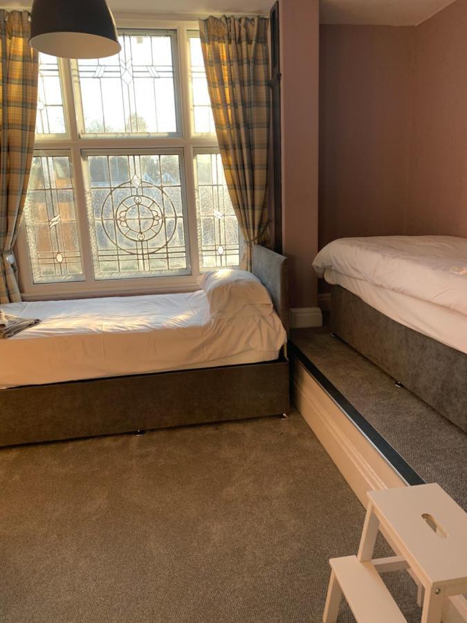 Mad O'Rourkes Pie Factory Hotell Dudley Eksteriør bilde